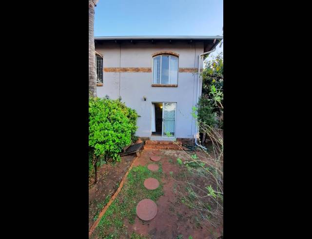 2 BEDROOM DUPLEX FOR SALE IN ERASMUSKLOOF